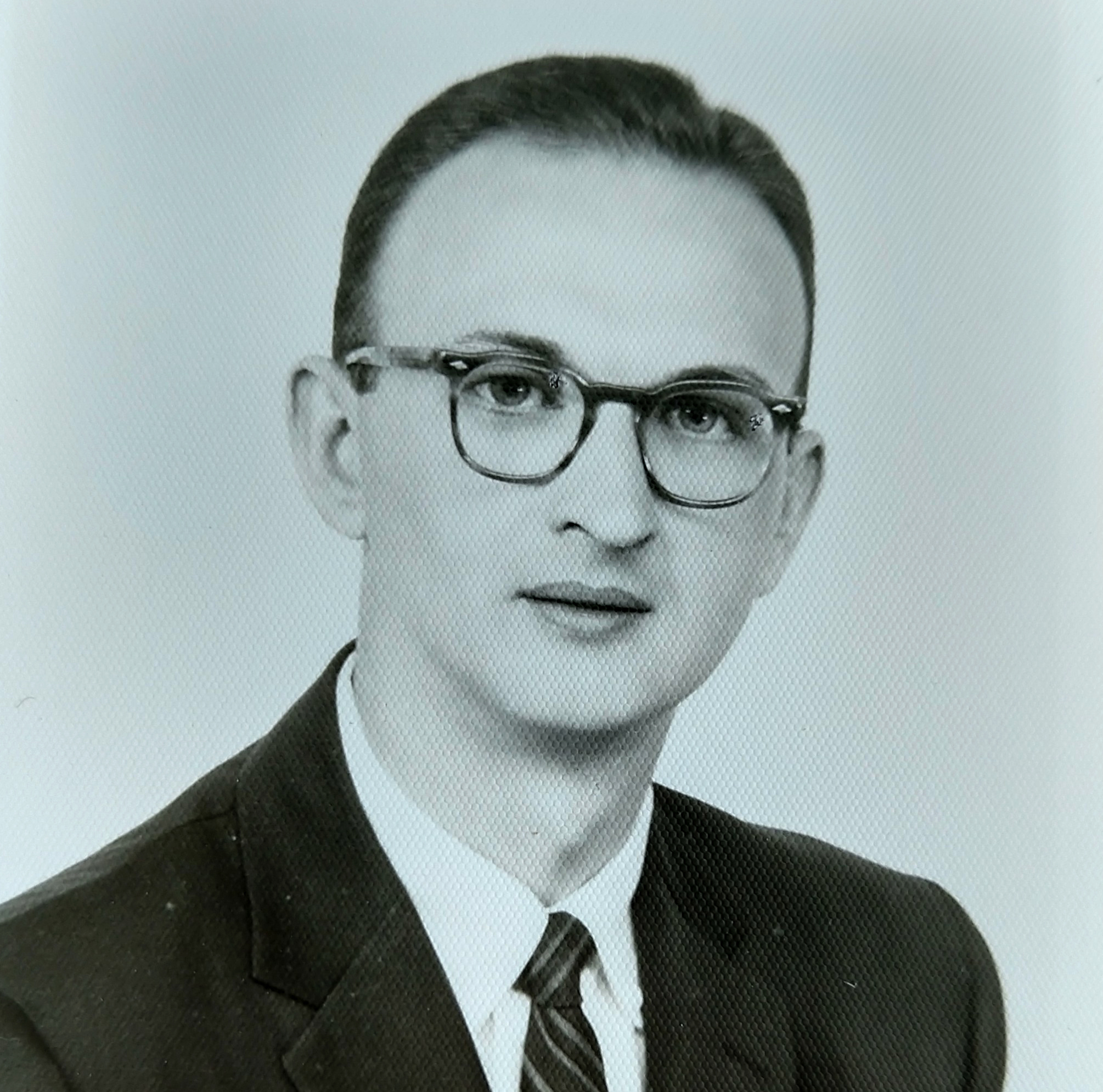 Photo of photos/Hugh MacLennan 1930-2020 young man portrait